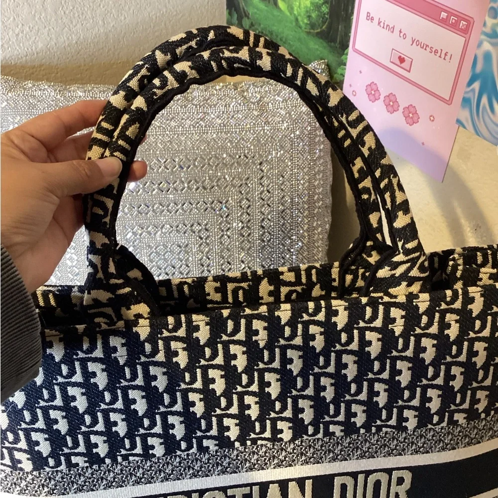 Fashion purse Black and Cream (not authentic)
